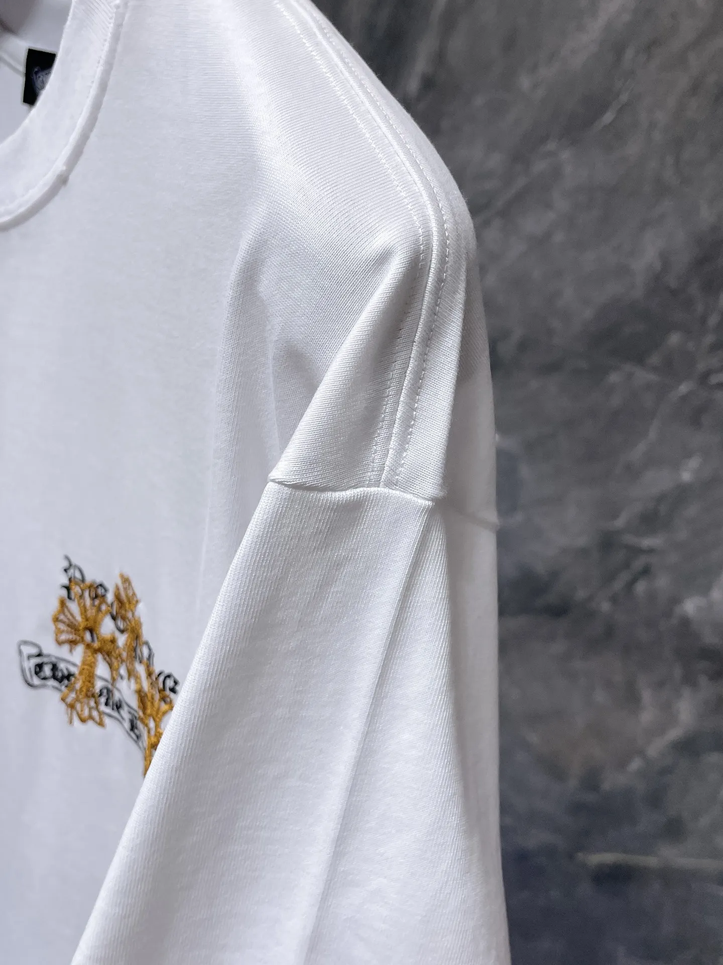P150 New for summer Chrome Hearts 25ss High gram weight environmentally friendly high-quality top-grade fabric 280g Heavy cross embroidery hand-made frayed short sleeves Counter synchronization 1:1 replica version Recommended color: black white Size: S, M, L, XL